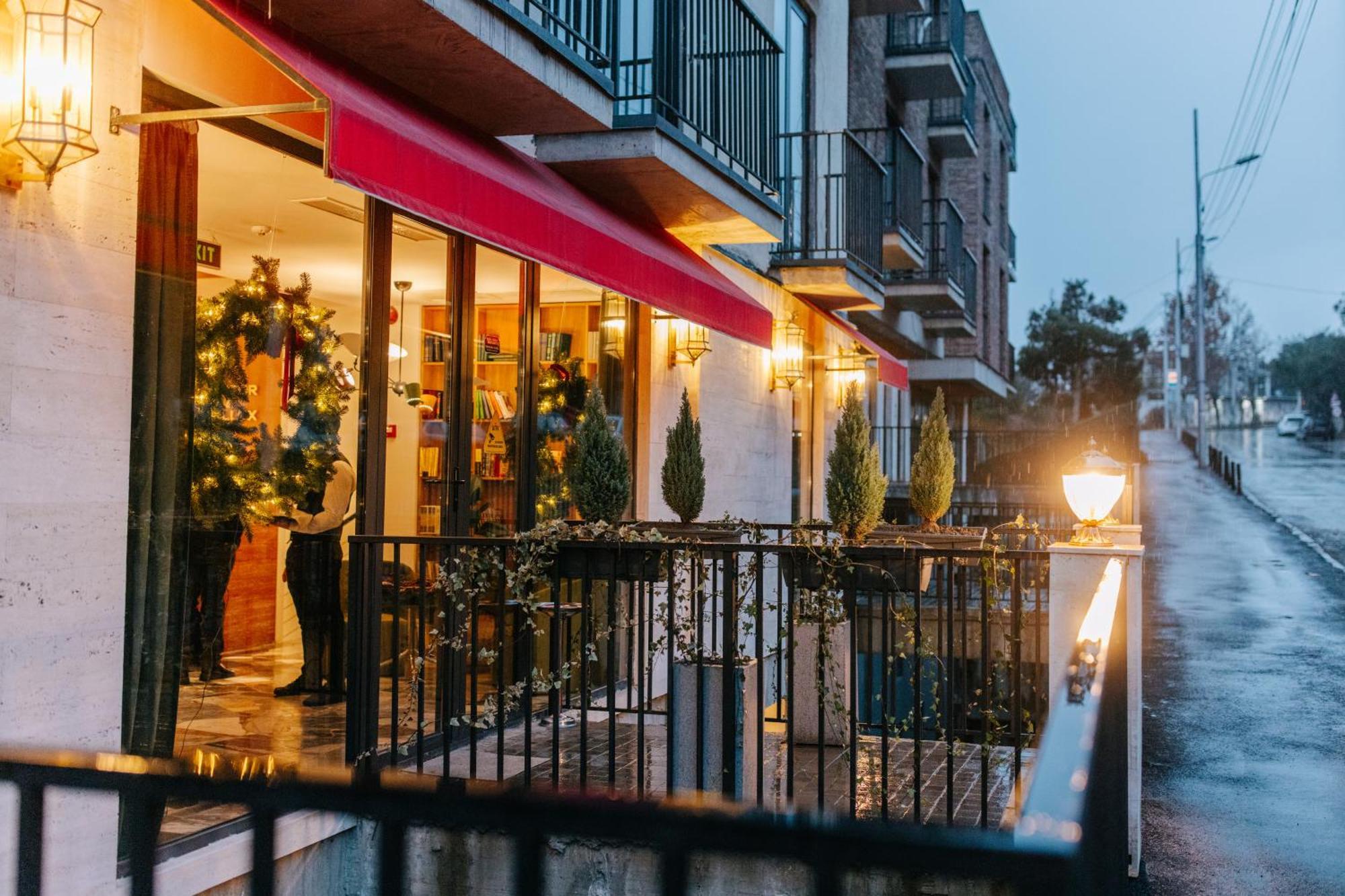 Castor & Pollux Hotel ティビリシ エクステリア 写真