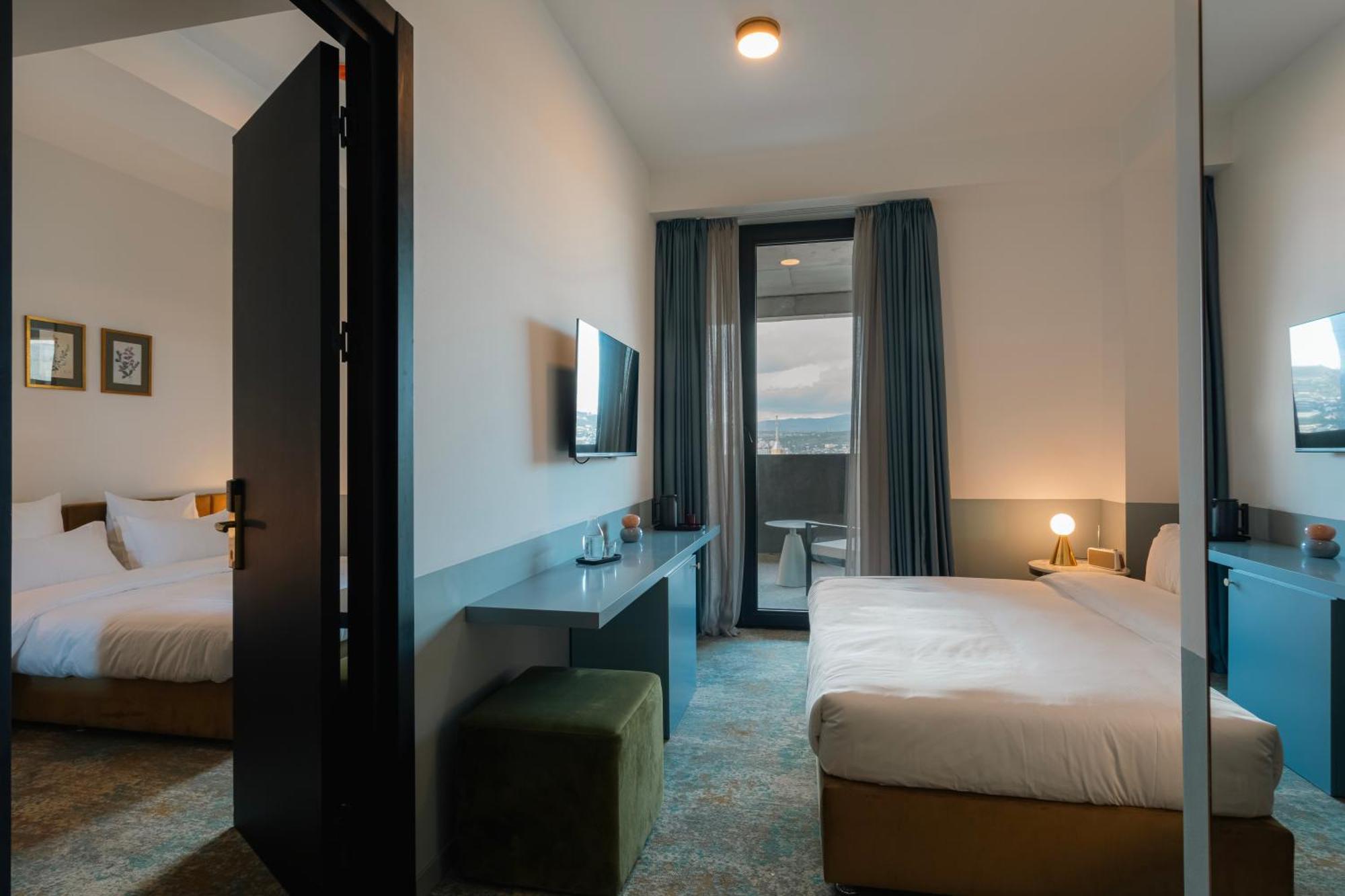 Castor & Pollux Hotel ティビリシ エクステリア 写真