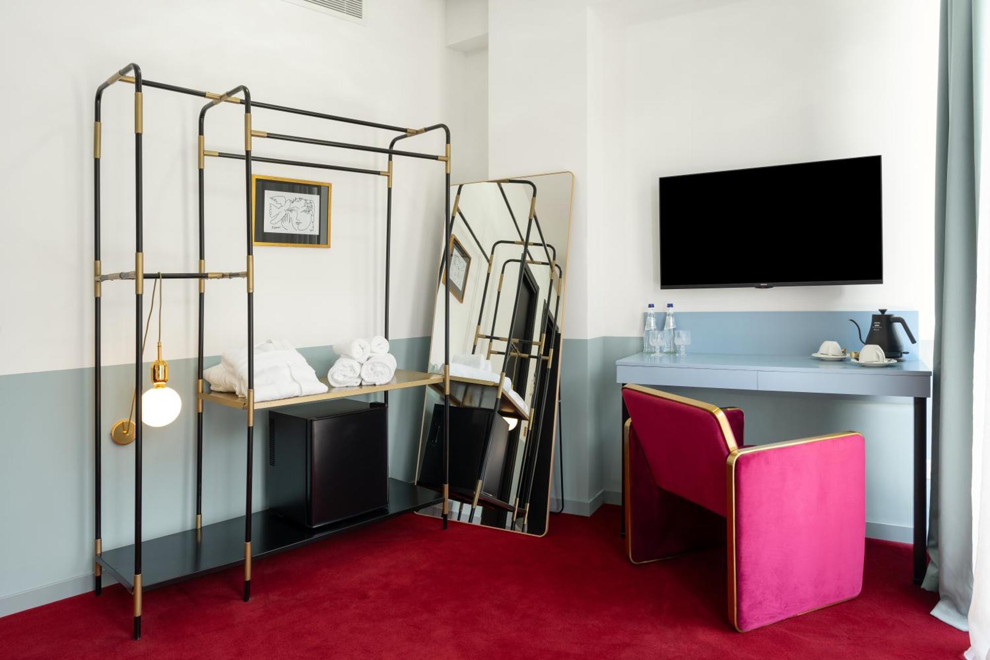 Castor & Pollux Hotel ティビリシ エクステリア 写真