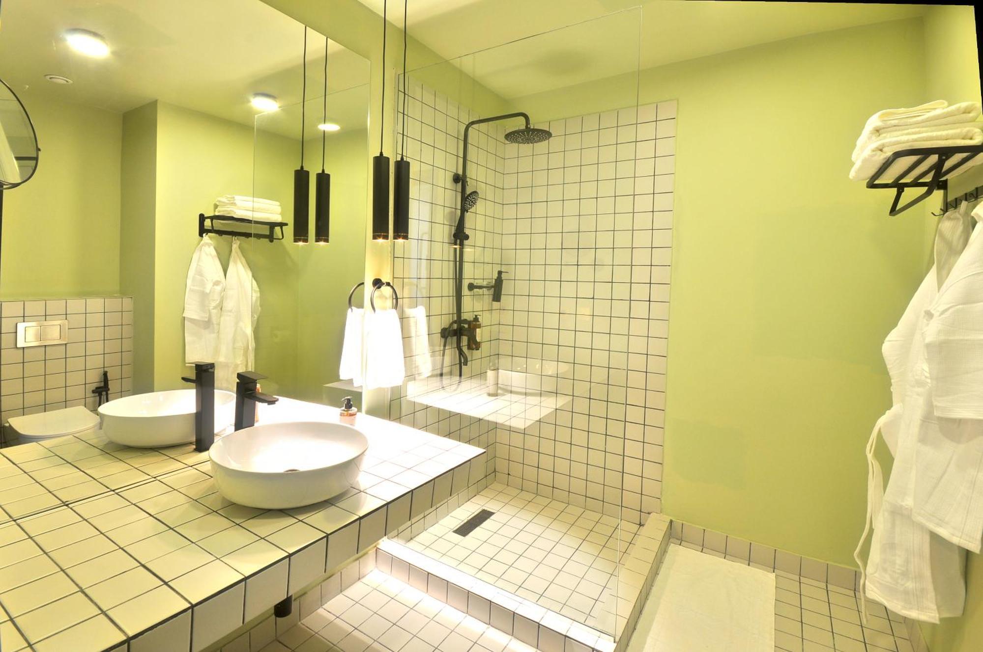 Castor & Pollux Hotel ティビリシ エクステリア 写真